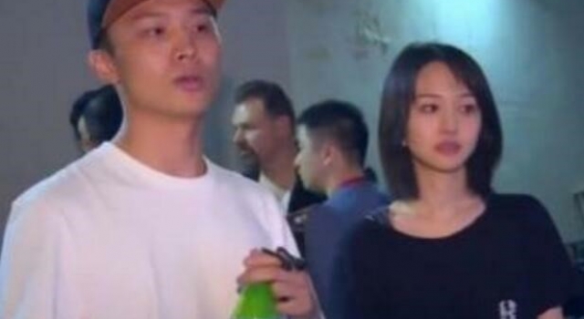 郑爽新恋情，秀恩爱闪爆一票粉丝，粉丝称这是真爱吧