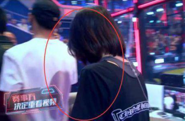 张恒发声承认恋情 男友力爆棚维护郑爽