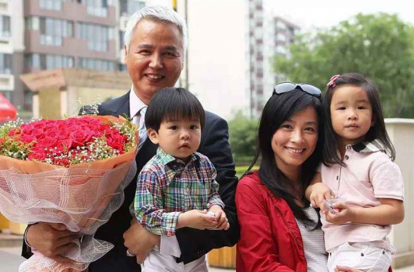 张庭老公 曾为张庭抛妻弃子 现在又要故技重施?