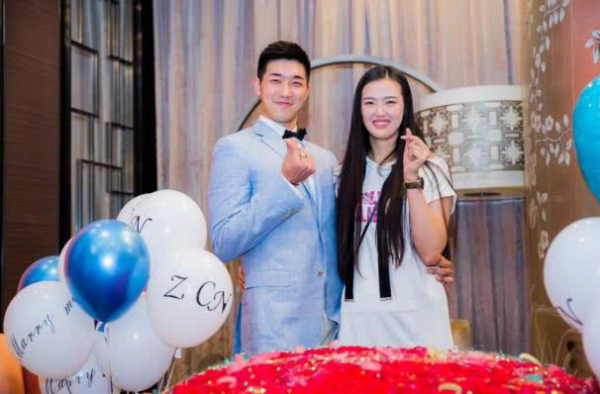 吴冠希求婚张常宁 现场比心大秀恩爱 网友纷纷祝福