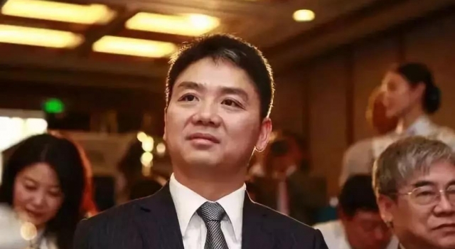 刘强东性侵大学生 被捕照片流出难道坐实了确有此事？