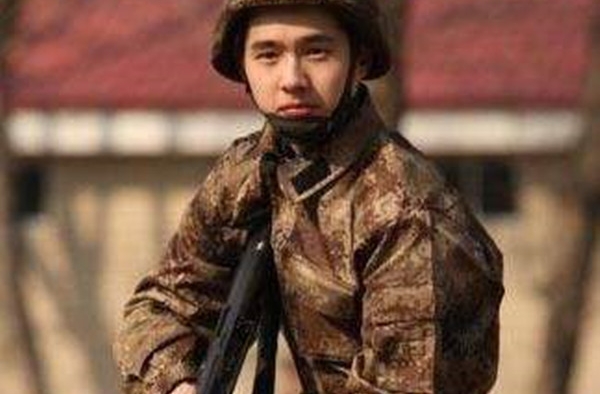 教官用刘昊然激励学生训练，效果显著啊