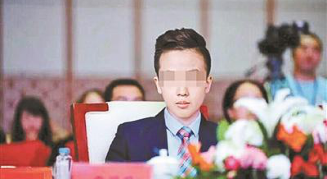 扶贫英雄身份造假 PS水平感人(图)就这水平丢人现眼?