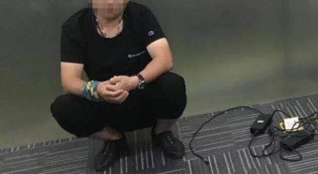 薛之谦演唱会黄牛被抓，还是个黄牛票老大！