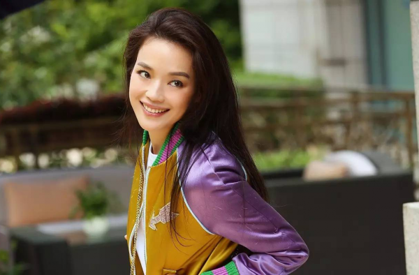 曾是“天王嫂”的舒淇  情路坎坷的实力派女演员