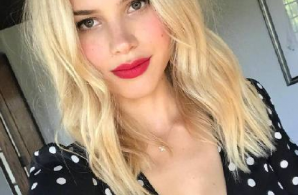 Charlie Puth公开恋情 女友美照曝光，网友直呼：妈耶太美了吧！