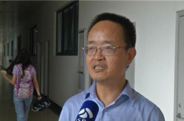 为赶开学教授打车花巨额车费 这样的老师令人钦佩
