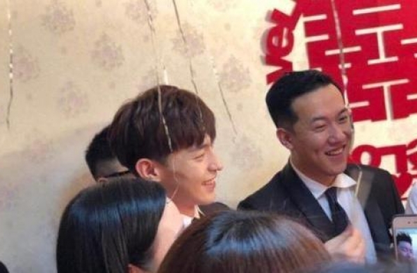 邓伦伴郎专业户 粉丝操碎心：再当伴郎就找不着媳妇了！