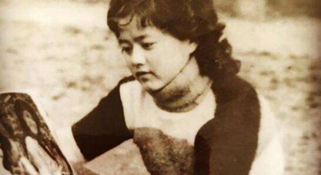 张杰撞脸文根英 张杰妈妈早年照曝光秒杀！