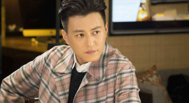 靳东为什么人设崩塌？卖弄“文化”太尴尬了