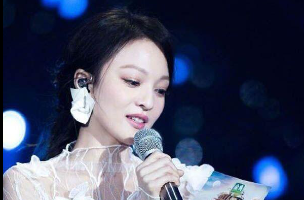 范玮琪否认背叛友谊原因是什么？又蹭张韶涵热度？