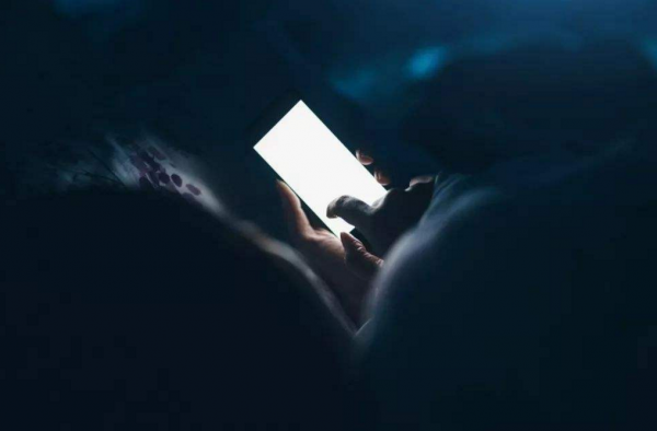 小伙熬夜引发抢救怎么回事？简直是透支生命
