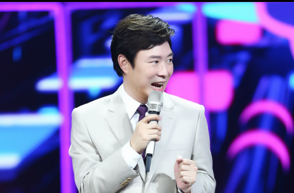 费玉清退出娱乐圈 为什么他能纵横乐坛这么多年？