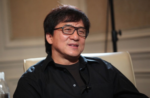 成龙家丑登外媒怎么回事 被骂抛弃骨肉的负心汉