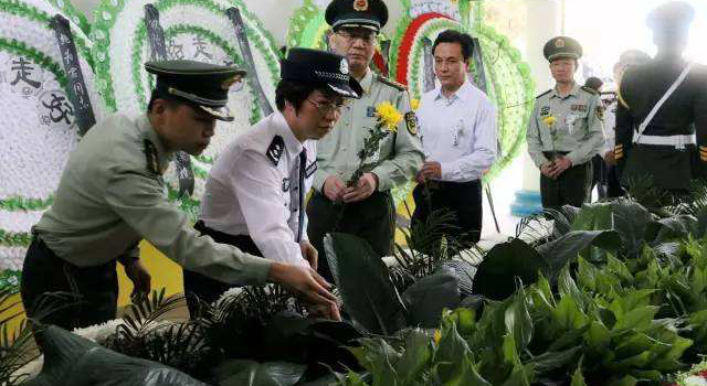 为救老人23岁消防营救牺牲 致敬这位年轻的英雄