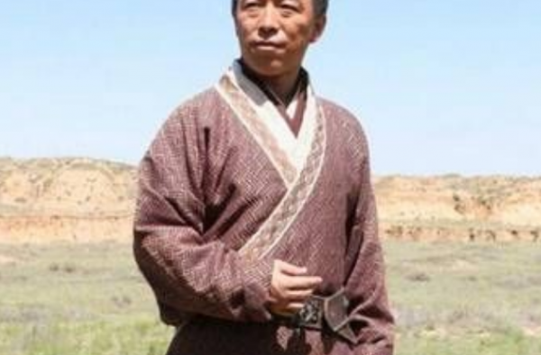 孙红雷调侃黄渤丑帅男星 黄渤机智回应咱两伯仲之间