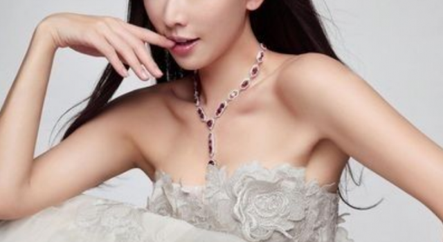 林志玲晒白纱照说了什么？网友炸锅留言催婚！