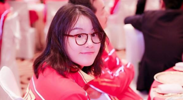 傅园慧自虐 手臂布满抓痕 特殊激励方式使人心疼