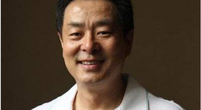 濮存昕回应没影视剧演，漂亮女儿总裁
