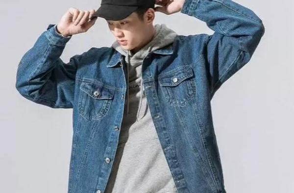 男士卫衣搭配什么衣服保暖？毛衣衬衫？还有牛仔外套！