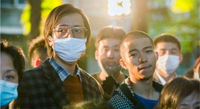 章宇微博预言出柜什么情况？关谷神奇和小黄毛接吻了
