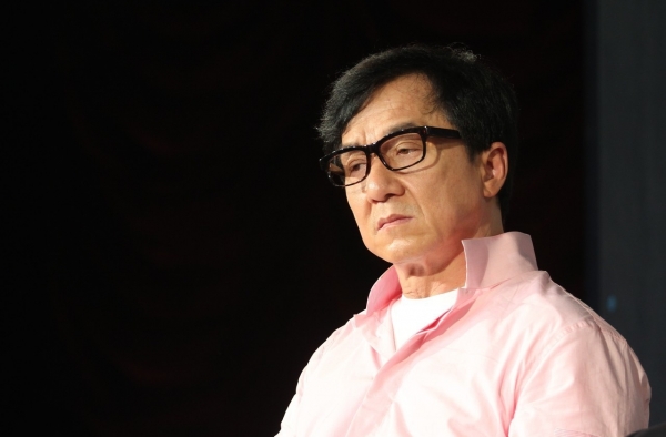 64岁成龙自爆把遗言写进了歌里，依然不能放下当年的恩怨情仇?