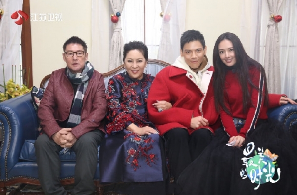 向佐郭碧婷牵手 向佐本人回应什么？恭喜向太喜提儿媳！