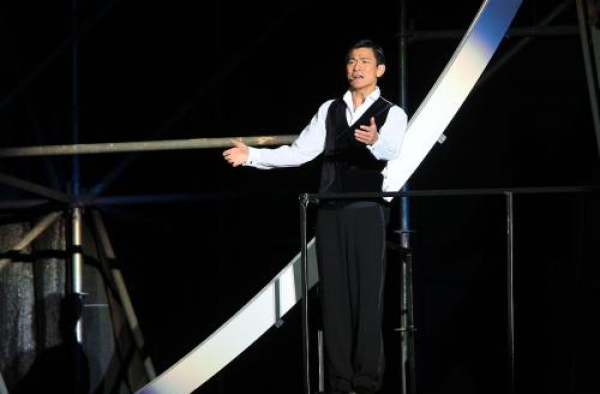 刘德华粉丝不愿退票 华仔和观众相约2019