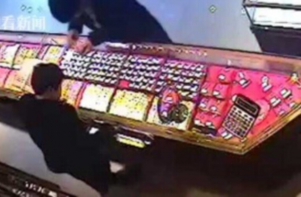 抢夺金店60秒被抓怎么回事？刷新浙江警方侦破最快记录