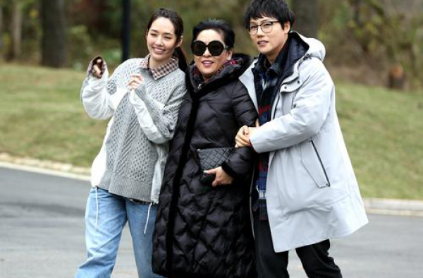 向佐表白郭碧婷，向太力促郭碧婷成为媳妇