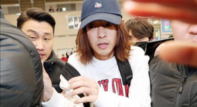 郑俊英道歉信 承认非法偷拍 胜利聊天室多名偶像牵涉