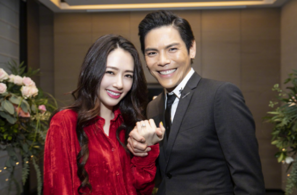 向佐郭碧婷官宣 回顾向佐郭碧婷恋爱经过 向太功不可没