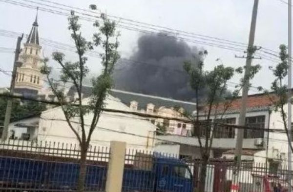 江苏昆山工厂燃爆引起车间起火致7死5伤爆炸原因调查中