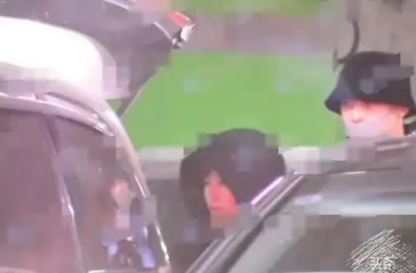 张一山绯闻女友宋妍霏恋情曝光 疑似和赵志伟同居