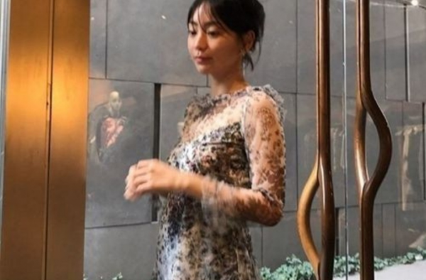黄荷娜被曝向女大学生贩毒 遭逮捕后付58万封口费对方