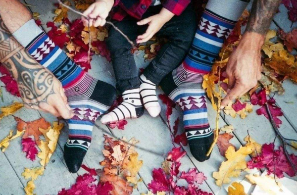 男士潮袜如何搭配 让袜子成为整套造型的点睛之笔