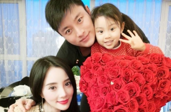 贾乃亮李小璐离婚协议书曝光？离婚石锤？李小璐回应了