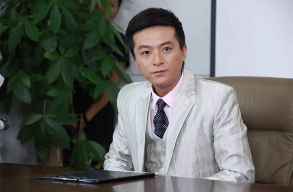 成功男人怎么选择服装 来看看朱雨辰是怎么做的吧