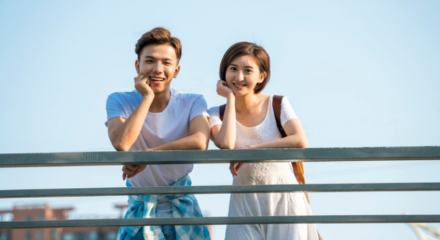 搭讪技巧之学会有趣的聊天开场方式 让女人排队等你撩
