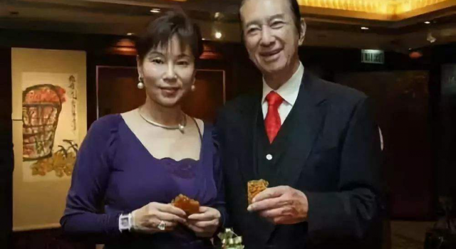 赌王年轻时很风流，何猷君遗传了风流基因？