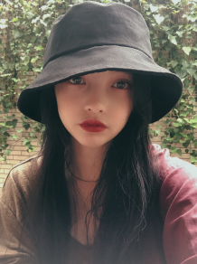 具荷拉回应舞台事故 感谢支持 她已尽了最大努力！