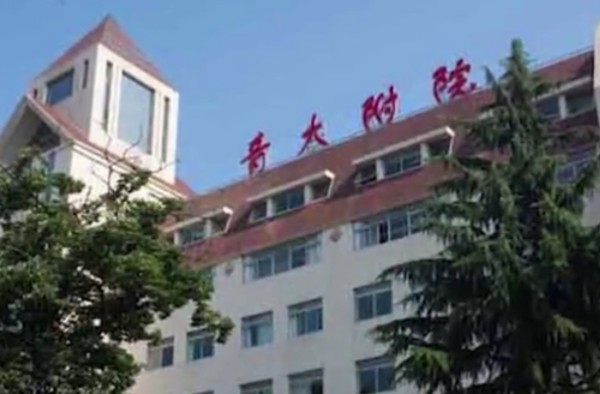 妻子晒丈夫收礼 导致丈夫被停职查办 她是故意的吗？