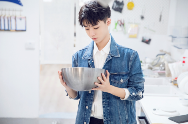 王俊凯跳紫禁之巅  黄晓明惨被移除群外