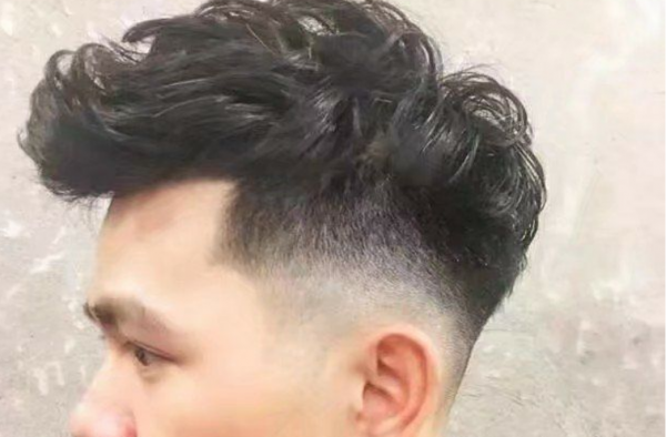 男生头发硬适合什么发型 日常最简单的发型设计