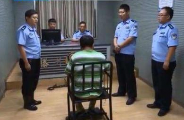酒壮人胆？醉驾男威胁民警 居然要葬送民警一辈子