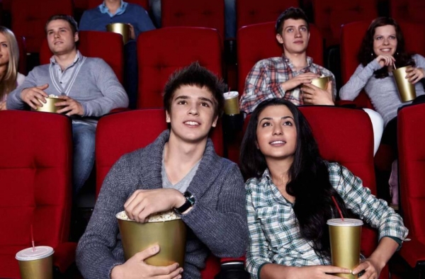 电影院怎么撩妹 一系列技巧记心里 坐等妹子入怀中