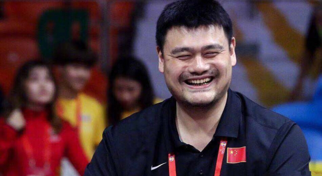 周琦感谢球迷 中国以4分险胜韩国 多亏了他的指导