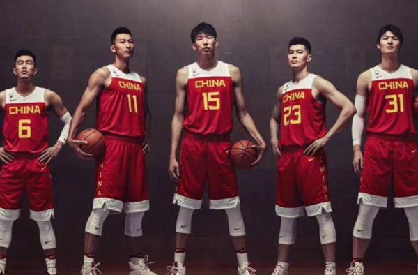 央视点名批评周琦郭艾伦王哲林 网友：批评的好！