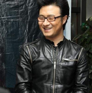 今天汪峰发新歌上热搜 被流量事件碾压 友：心疼汪峰