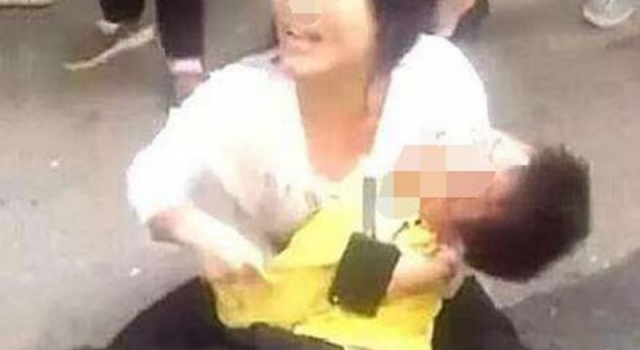 遇害男童曾绕圈躲避嫌犯 但还是遇害 网友：判死刑吧